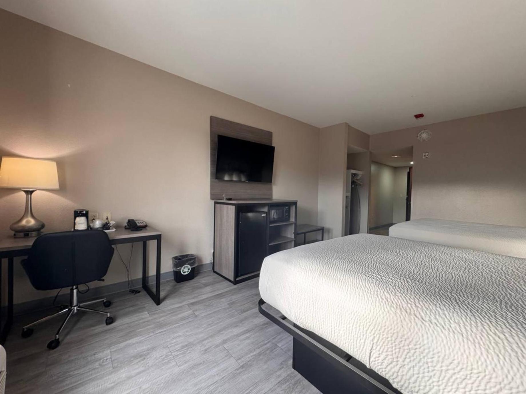 ซูเปอร์ 8 บาย วินด์แฮม เพนน์สวิลล์/วิลมิงตัน Motel Pennsville ภายนอก รูปภาพ